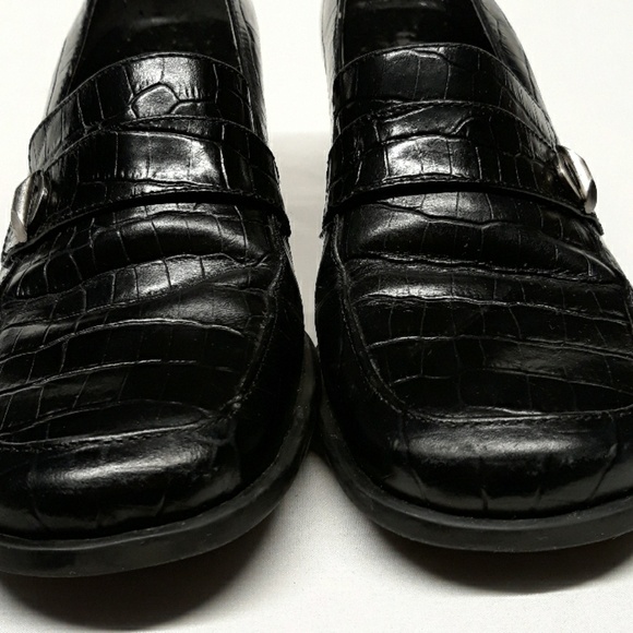 Bandolino Black Leather Croc Print Loafers - Picture 2 of 4